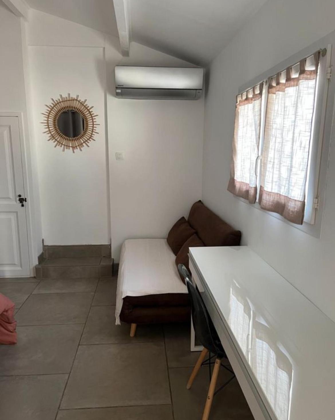 « La Parenthese » Gite En Camargue Αρλ Εξωτερικό φωτογραφία